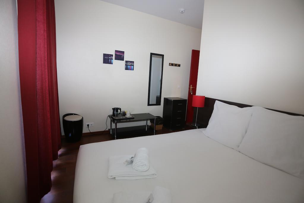 O'Sullivans Bar And Hotel Mandelieu Pokój zdjęcie