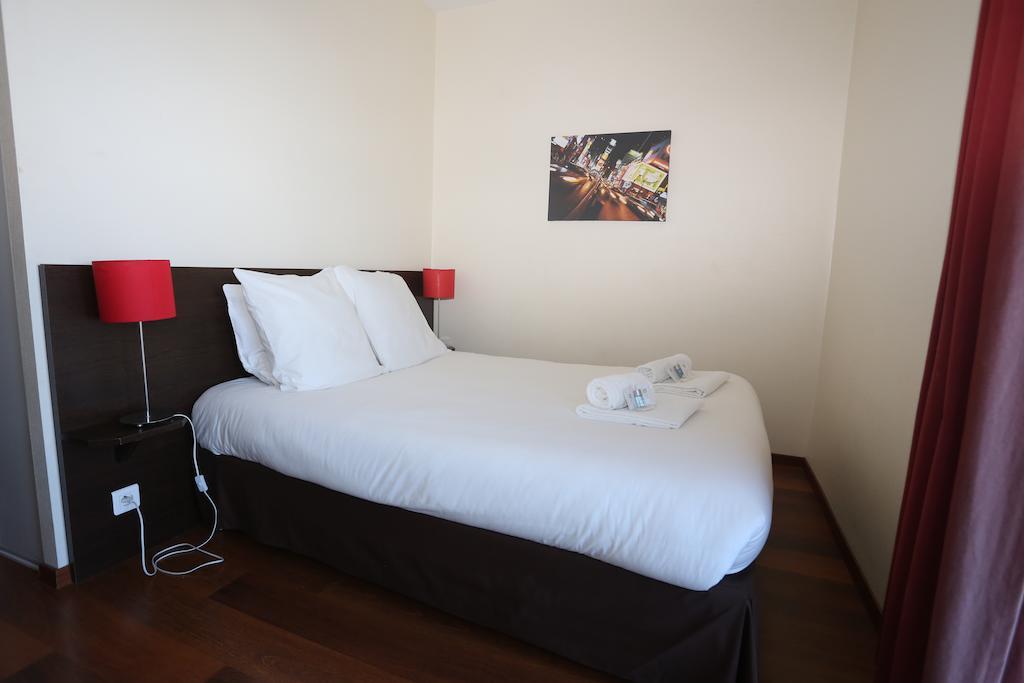 O'Sullivans Bar And Hotel Mandelieu Pokój zdjęcie